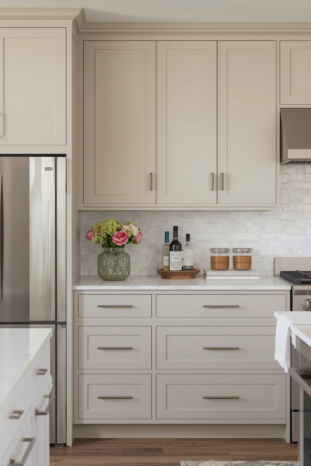 Contemporary Beige Kitchen Cabinet Finishes