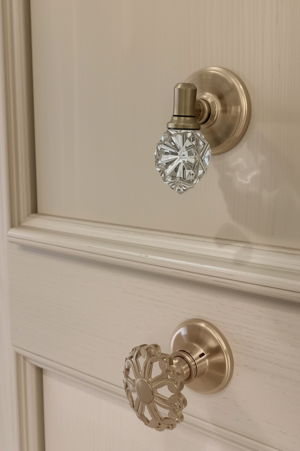 Elegant Beige Cabinet Knob and Pull Ideas