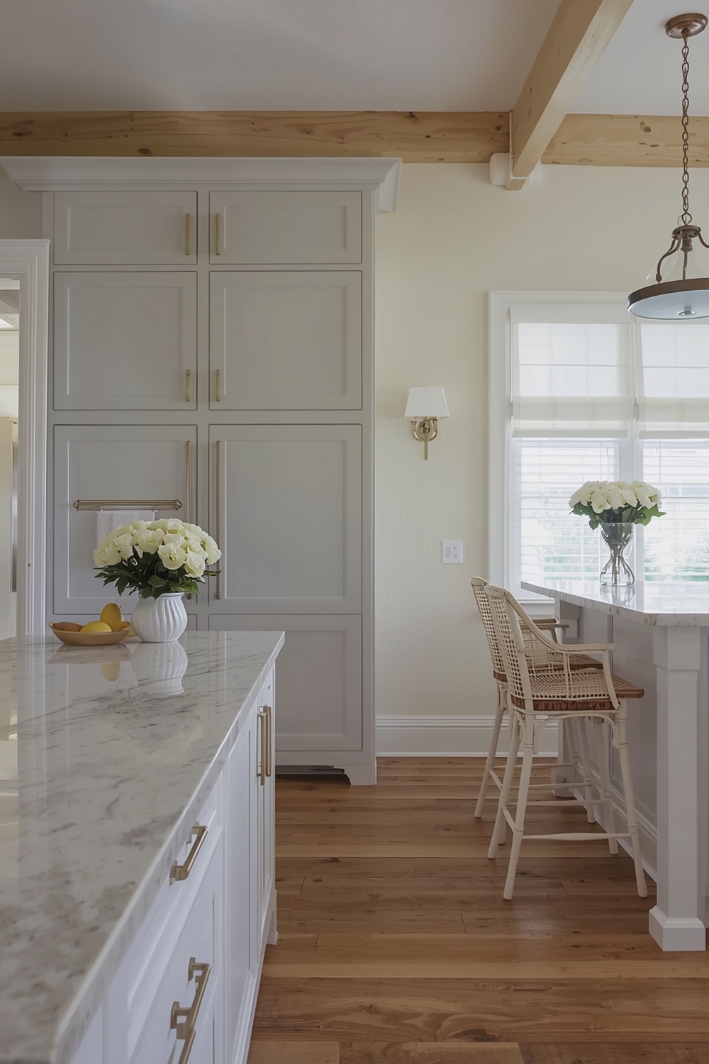 White Oak Kitchen with a Casual Breakfast Bar