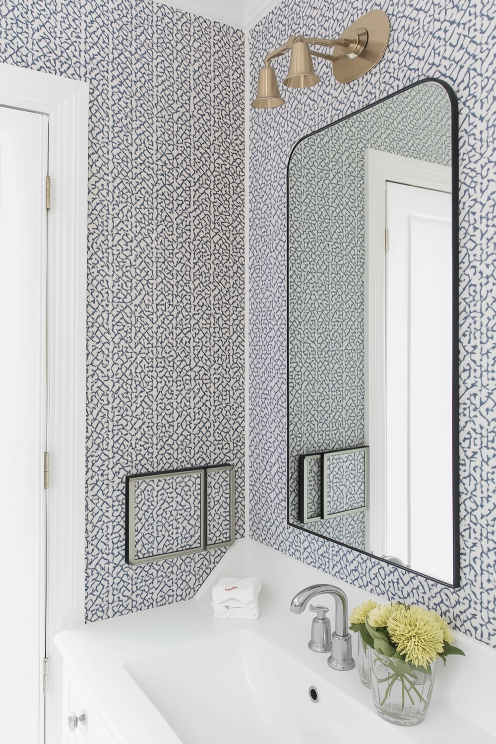 Bathroom Mirror Decor Layout Examples